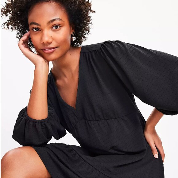 ✨ Ann Taylor Loft Black Jacquard Balloon Sleeve V-Neck Dress – Only Worn Once! ✨ - Picture 2 of 3